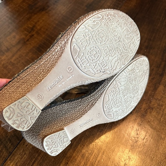 Remonte | Silver Open Toe Summer Sling Back Wedge Sandals, Size 10 - Picture 7 of 10